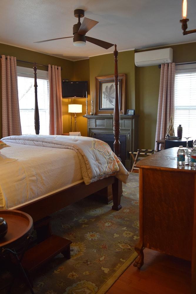 Bed and Breakfast The Applewood Manor Ешвілл Екстер'єр фото